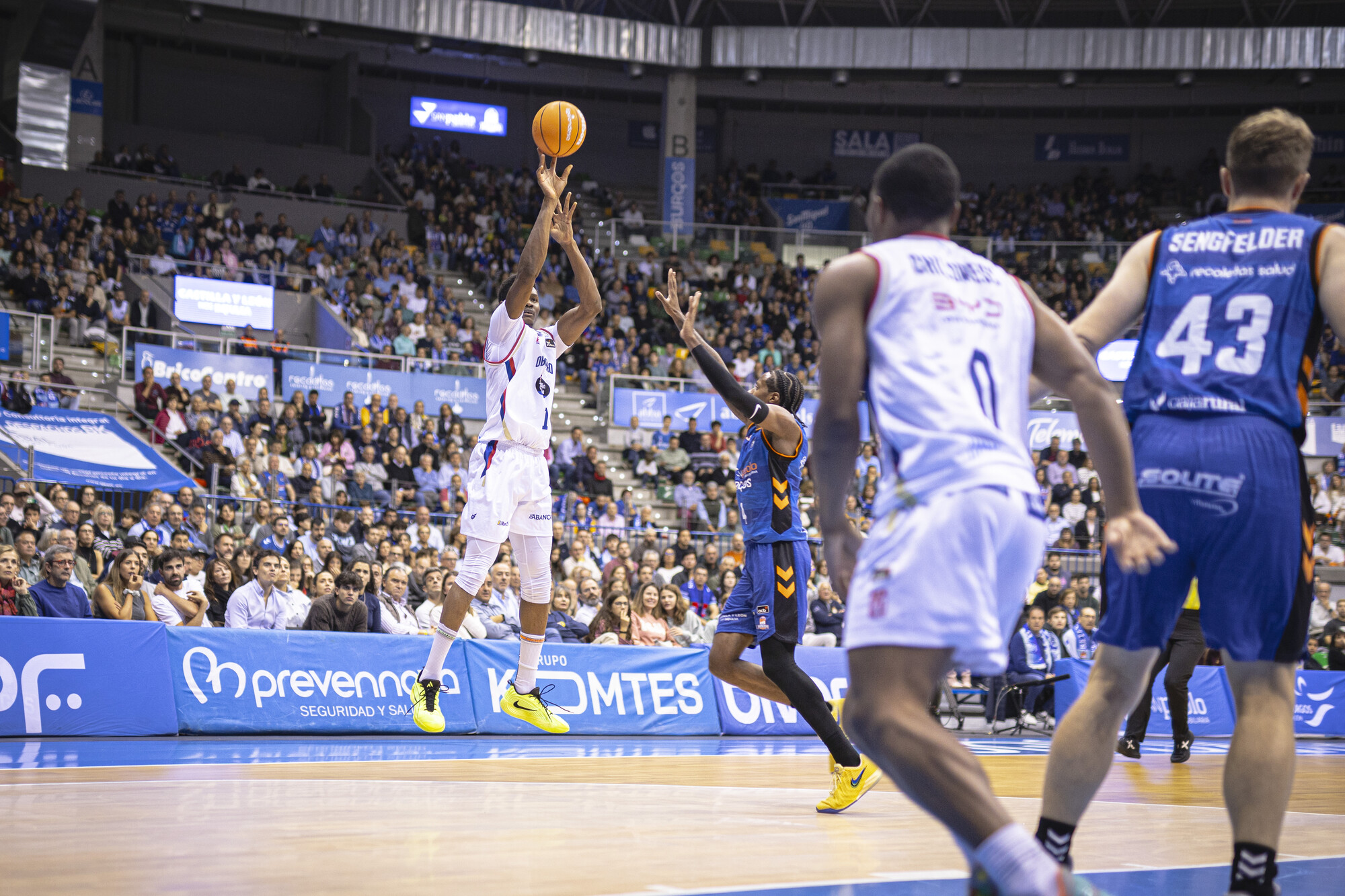 El Monbus Obradoiro gana en Burgos y ya suma tres victorias (72-79)