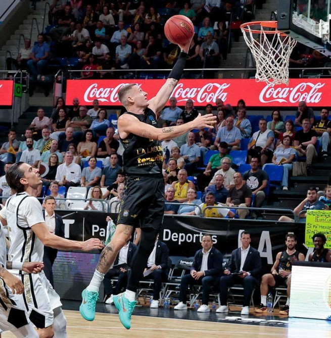 La Laguna Tenerife 96-71 Maxima Roma: un 18-3 inicial marca el camino