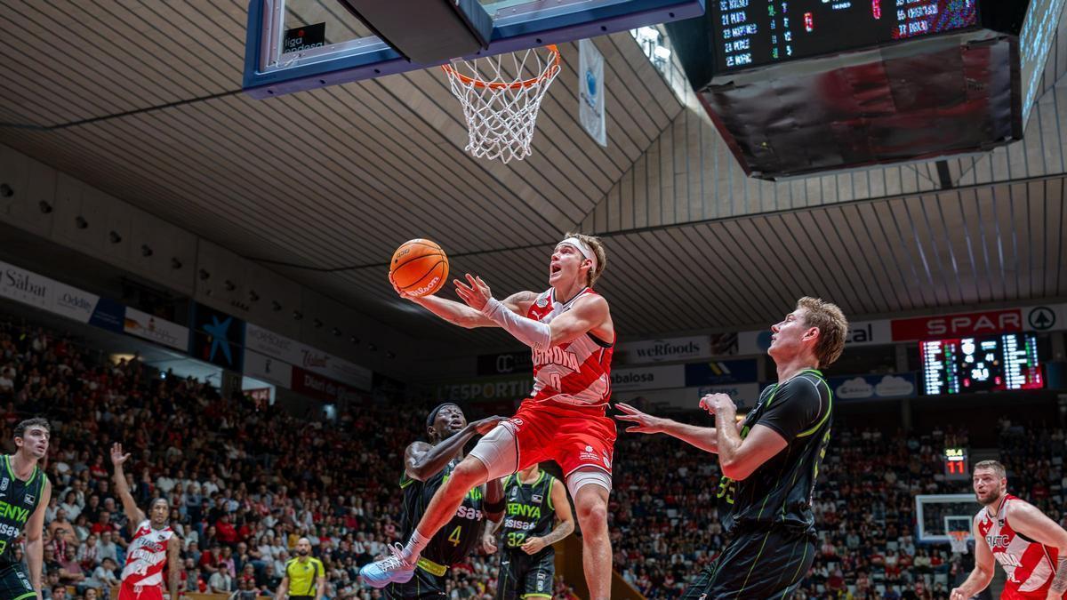 McClung y Pluta guían al Girona ante la Joventut (101-87)