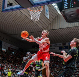 McClung y Pluta guían al Girona ante la Joventut (101-87)