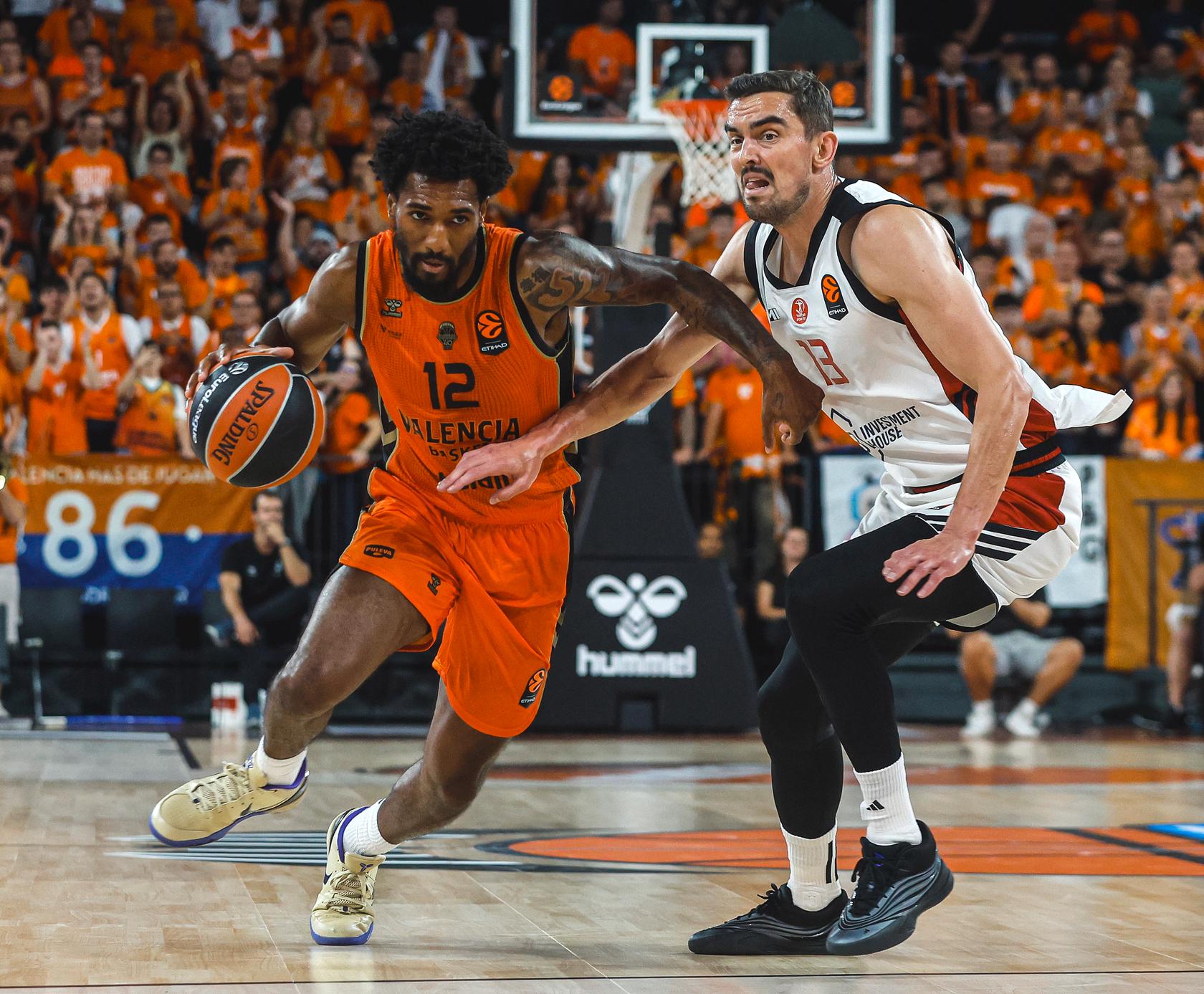 Valencia Basket mantiene el pleno ante Hapoel y ya manda con un 4-0 en Euroliga (93-82)