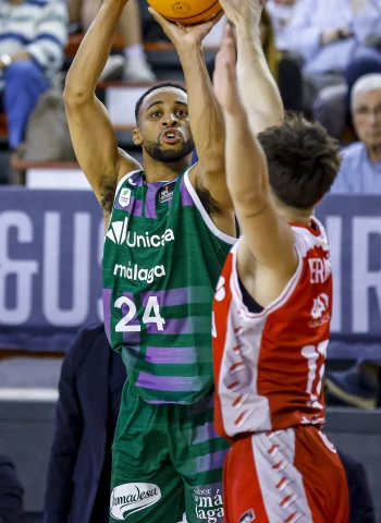 Cameron Hunt lidera al Unicaja en Manresa con 31 puntos (72-84)