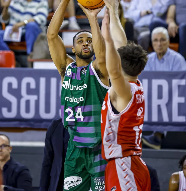Cameron Hunt lidera al Unicaja en Manresa con 31 puntos (72-84)