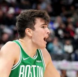 Hugo González, 4 de 4 en triples en la paliza de los Celtics, 106-144