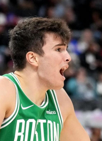 Hugo González, 4 de 4 en triples en la paliza de los Celtics, 106-144