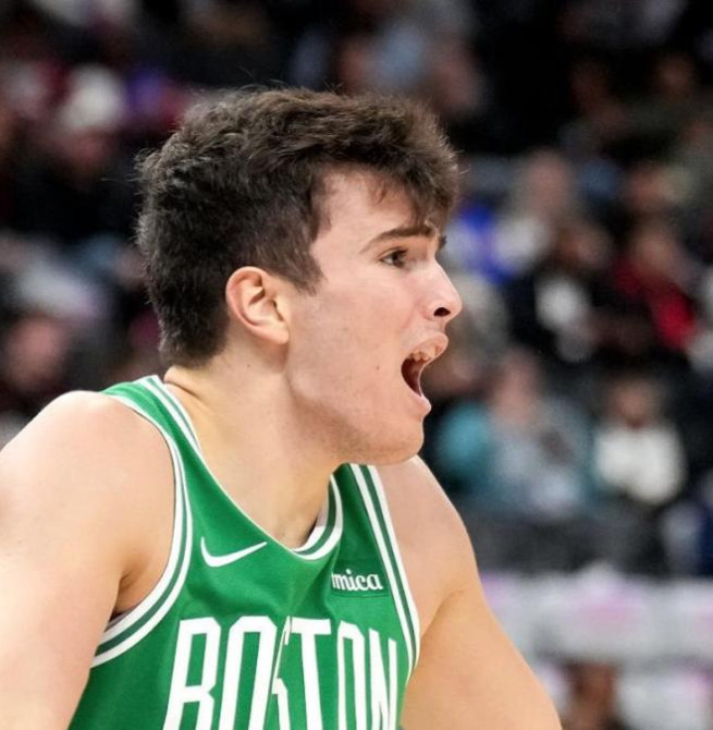 Hugo González, 4 de 4 en triples en la paliza de los Celtics, 106-144
