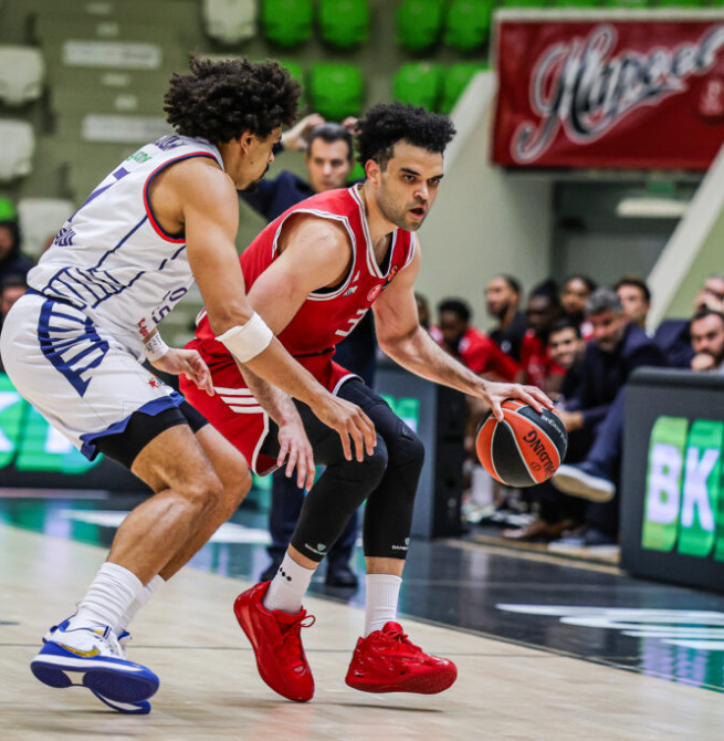 Blakeney anota 35 y el Hapoel arrolla al Efes (118-88)