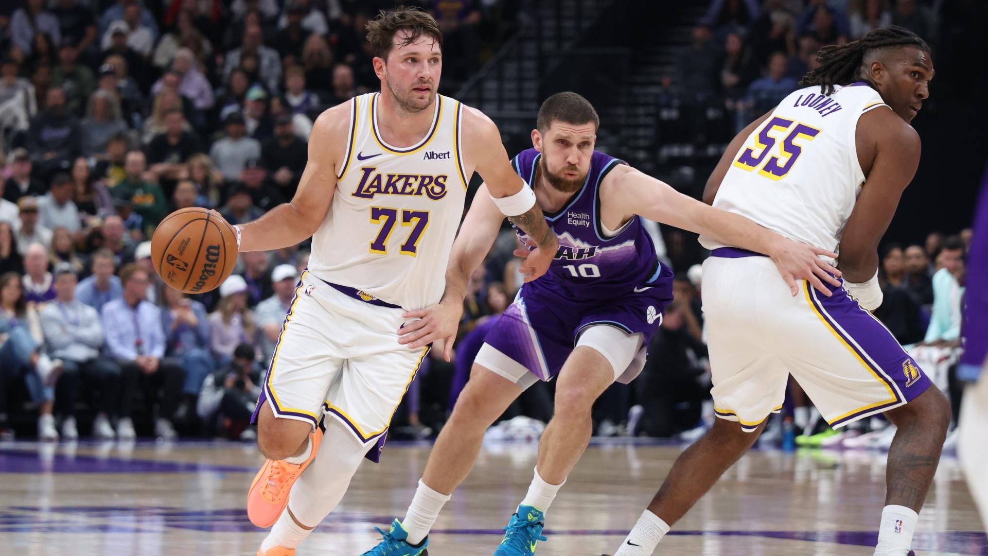 Dončić firma 52 puntos y los Lakers siguen invictos (132-123)