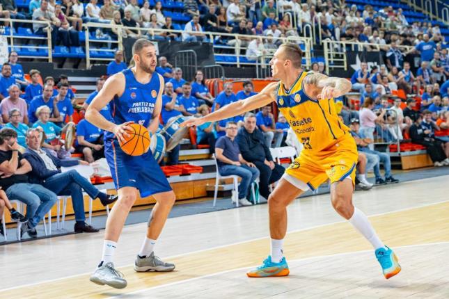 Insolac Caja 87 Secures First Victory as Cajasiete Gran Canaria Solidifies Lead