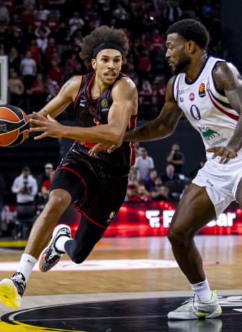 Miller-McIntyre y Vezenkov llevan al Olympiacos a lo más alto (84-78)