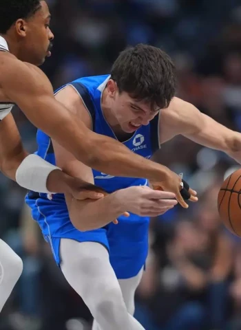 De Larrea Shines with 21 Points in Dallas, but Spurs Edge Mavericks (122-106)