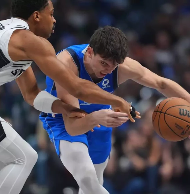 De Larrea brilla con 21 puntos en Dallas, pero los Spurs ganan a los Mavericks (122-106)