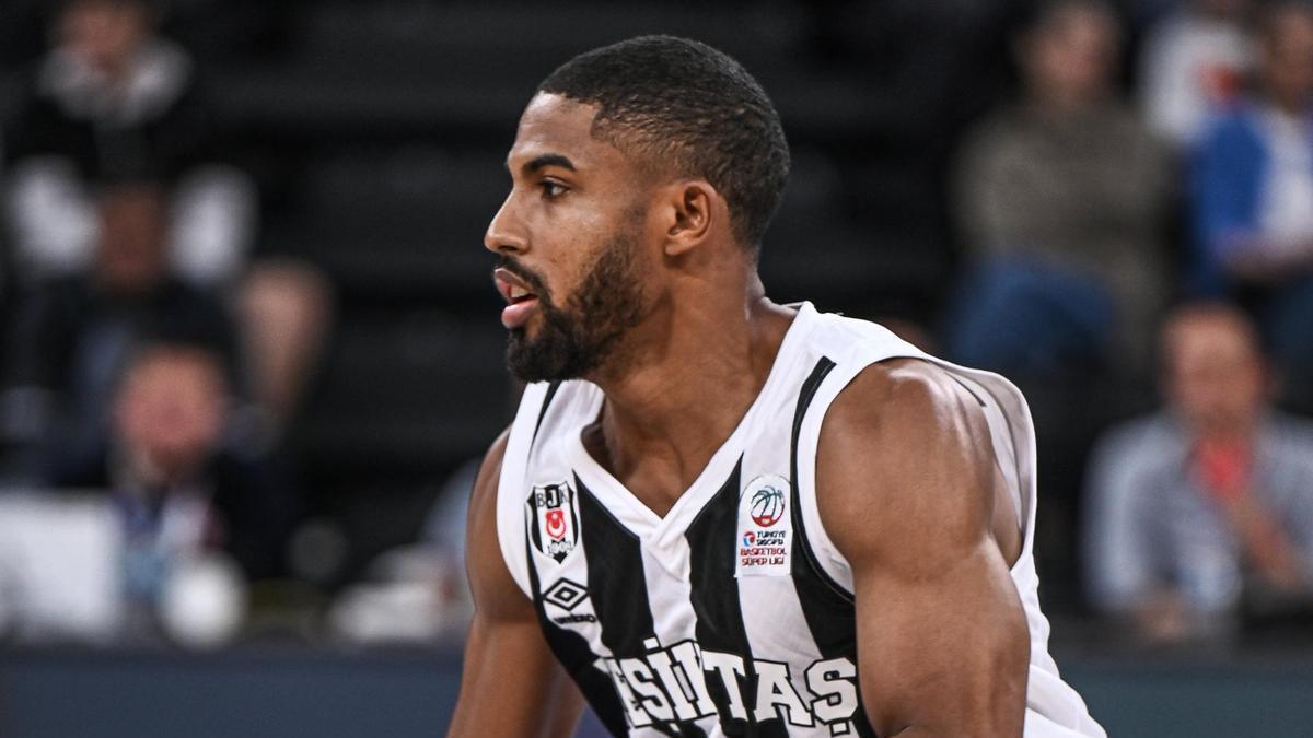 DeJulius Remains at Besiktas Despite Lonnie Walker IV Signing