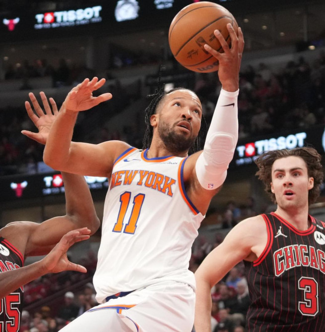 Brunson anota 38 y los Knicks remontan 19 en Chicago (133-127)
