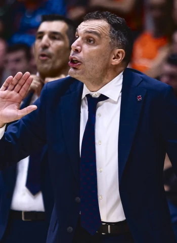 Paolo Galbiati no continúa al frente del banquillo de Kosner Baskonia