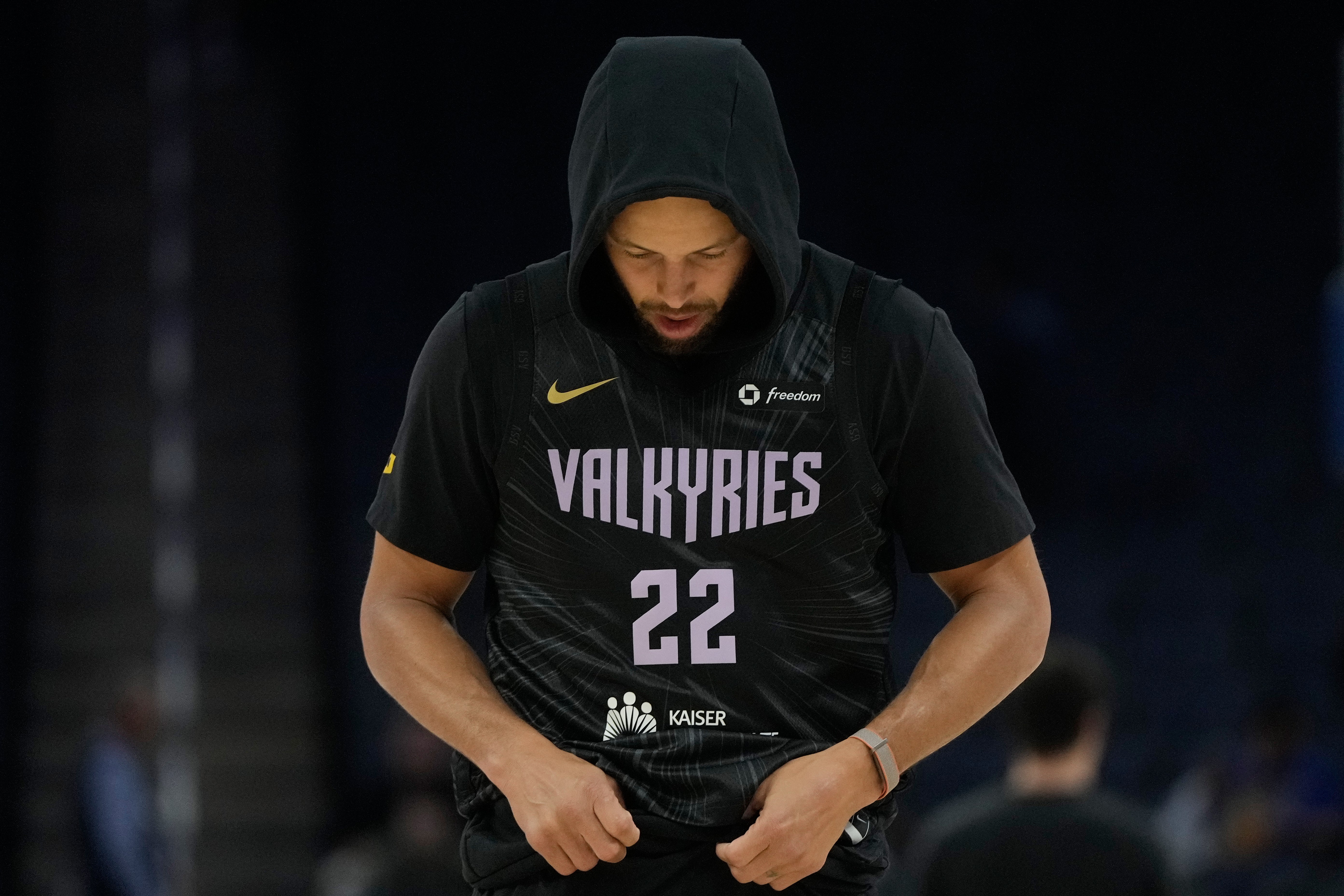 Curry, tocado: los Warriors llegan al debut con la enfermería llena