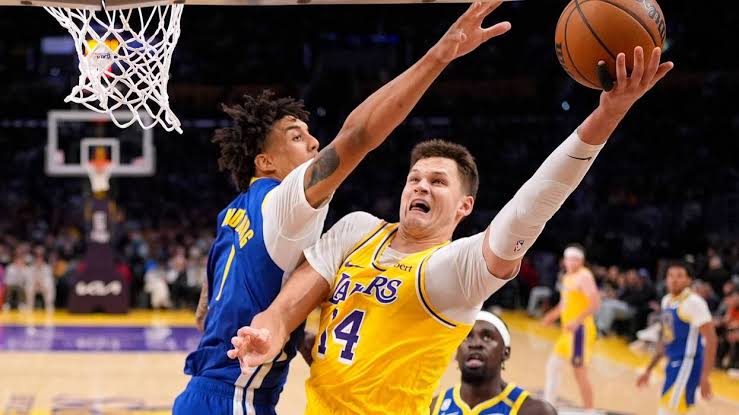 Dončić y Kessler estrenan la era post-LeBron con una paliza a los Warriors (105-127)