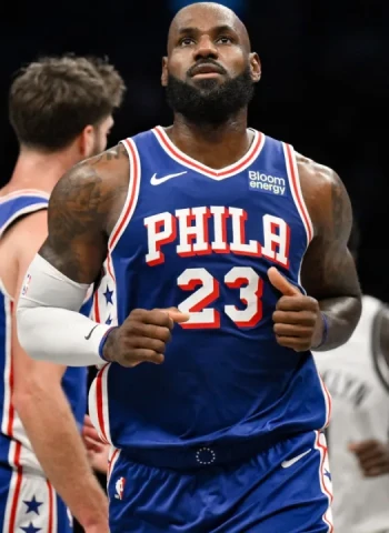 Un tiro, diez puntos: el estreno de LeBron con los 76ers