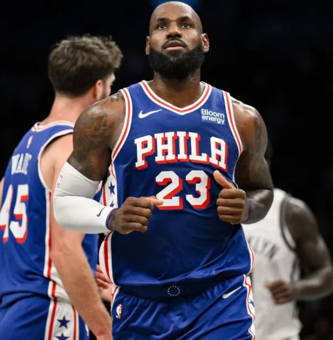 Un tiro, diez puntos: el estreno de LeBron con los 76ers