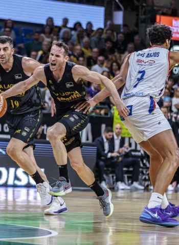 La Laguna Tenerife supera al Obradoiro con 19 triples (106-76)