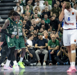 Baskonia compite, pero cae en Atenas (85-79)