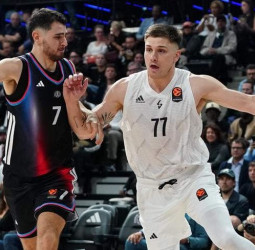 El ASVEL rompe la ley del local en París (96-98)