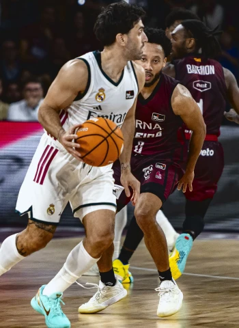 24 triples y 5-0: el Real Madrid arrolla al iLERNA Lleida (86-122)