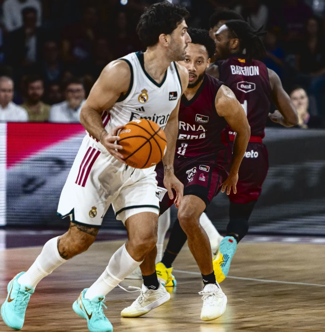 24 triples y 5-0: el Real Madrid arrolla al iLERNA Lleida (86-122)