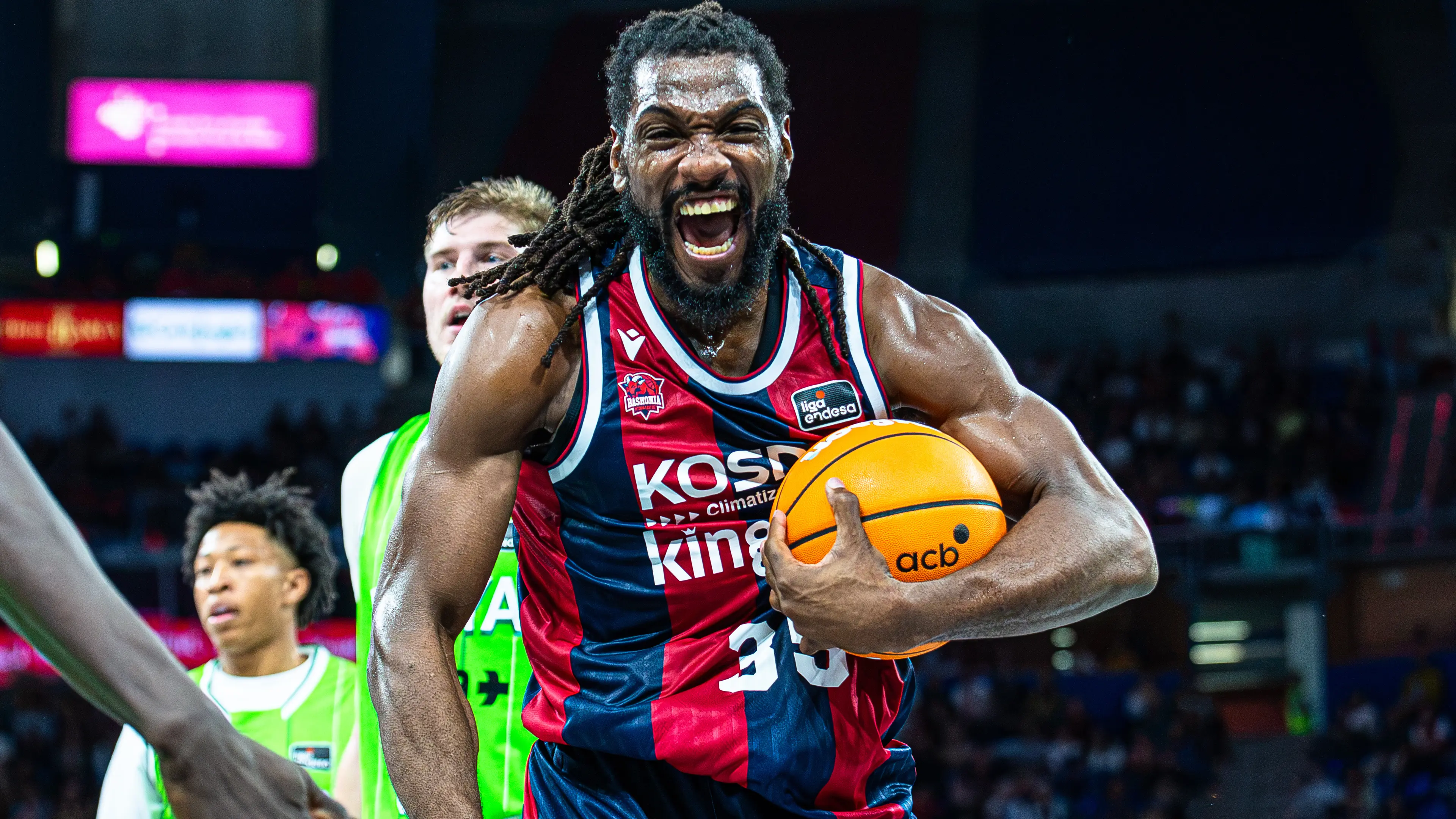 El Kosner Baskonia recupera el tiro y tumba al Asisa Joventut, 93-73
