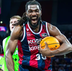 El Kosner Baskonia recupera el tiro y tumba al Asisa Joventut, 93-73