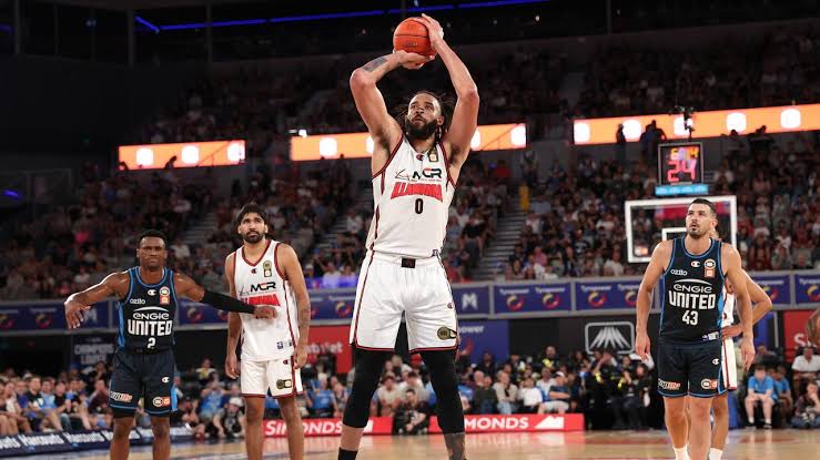 JaVale McGee Signs with Shanghai Sharks Alongside D'Angelo Russell