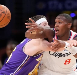 Los Lakers ganan el derbi angelino y siguen invictos (117-125)