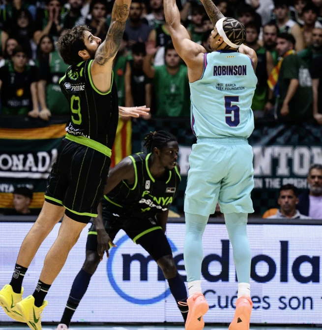 Ricky Rubio y Laprovittola desatan a la Joventut ante el Barça (113-89)