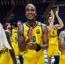 El Maccabi estrena su casillero ante el Milano (97-79)