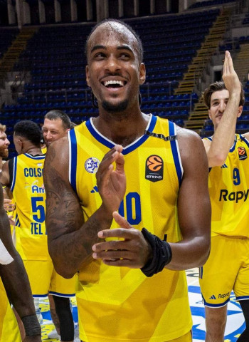 El Maccabi estrena su casillero ante el Milano (97-79)
