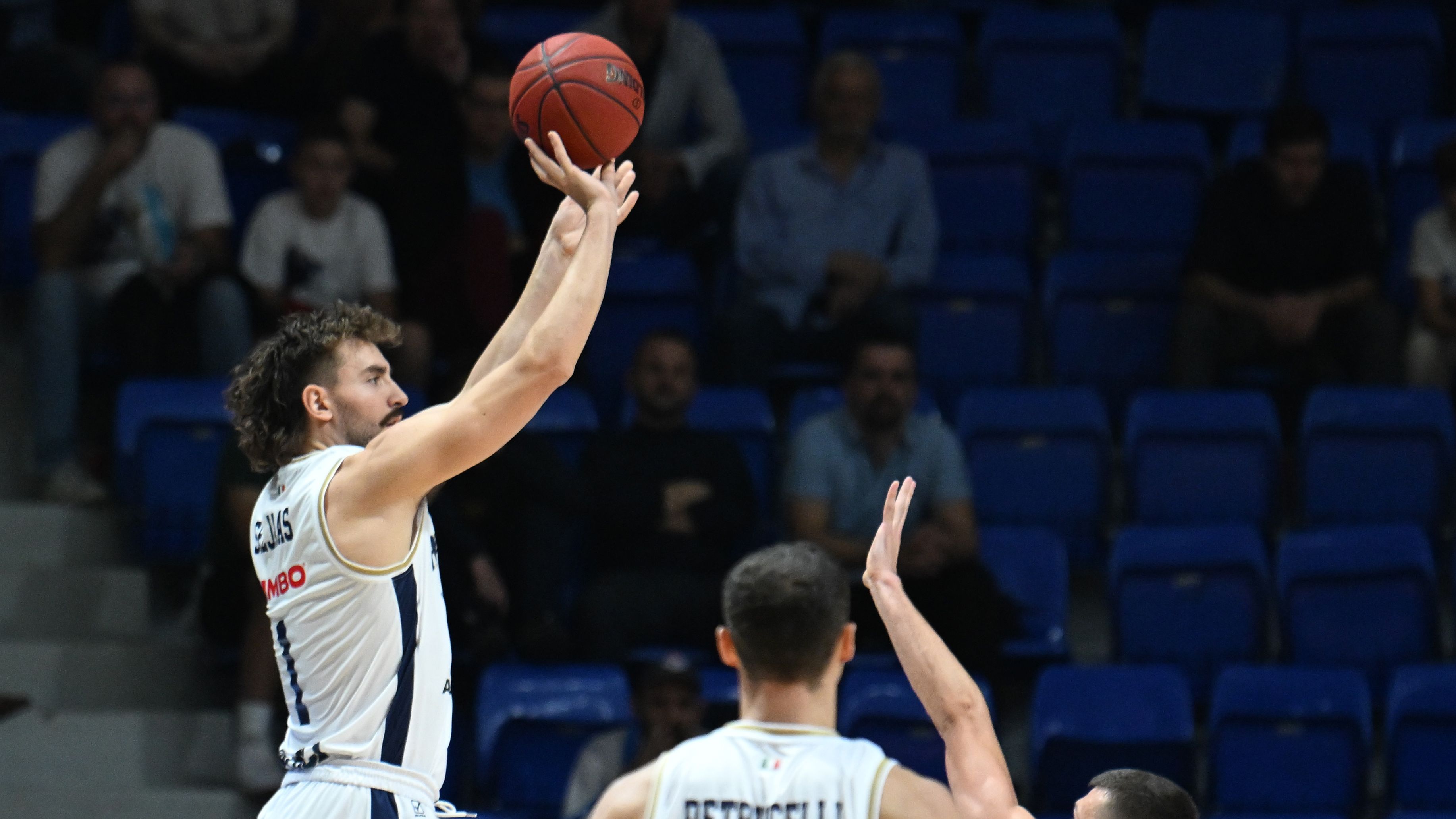 Tres españoles y tres invictos en la jornada 5 de la EuroCup