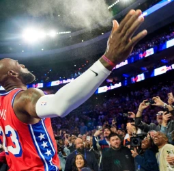 LeBron decide en el último minuto ante los Knicks (93-98) en la NBA Cup