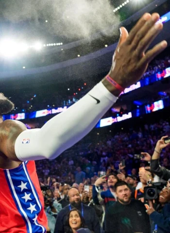 LeBron Decides in Final Minute Against Knicks (93-98) in NBA Cup