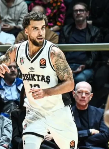El Besiktas remonta 13 puntos en cuatro minutos y gana en Bolonia (101-103)