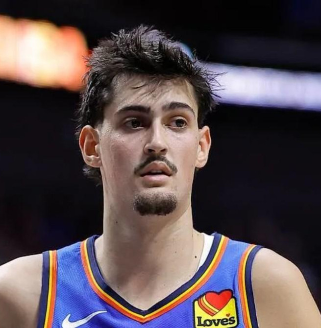 Aday Mara firma su primer doble-doble en la NBA