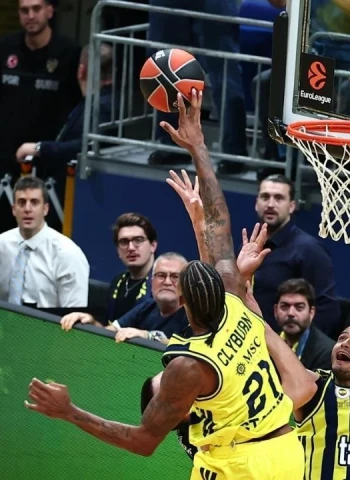 Fenerbahçe 74-65 Partizan: 14 tapones y récord de la EuroLeague