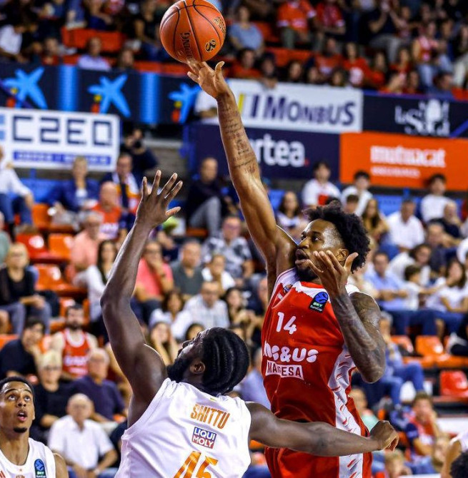 El Kids&Us Manresa estrena su casillero ante el Ulm (101-89)