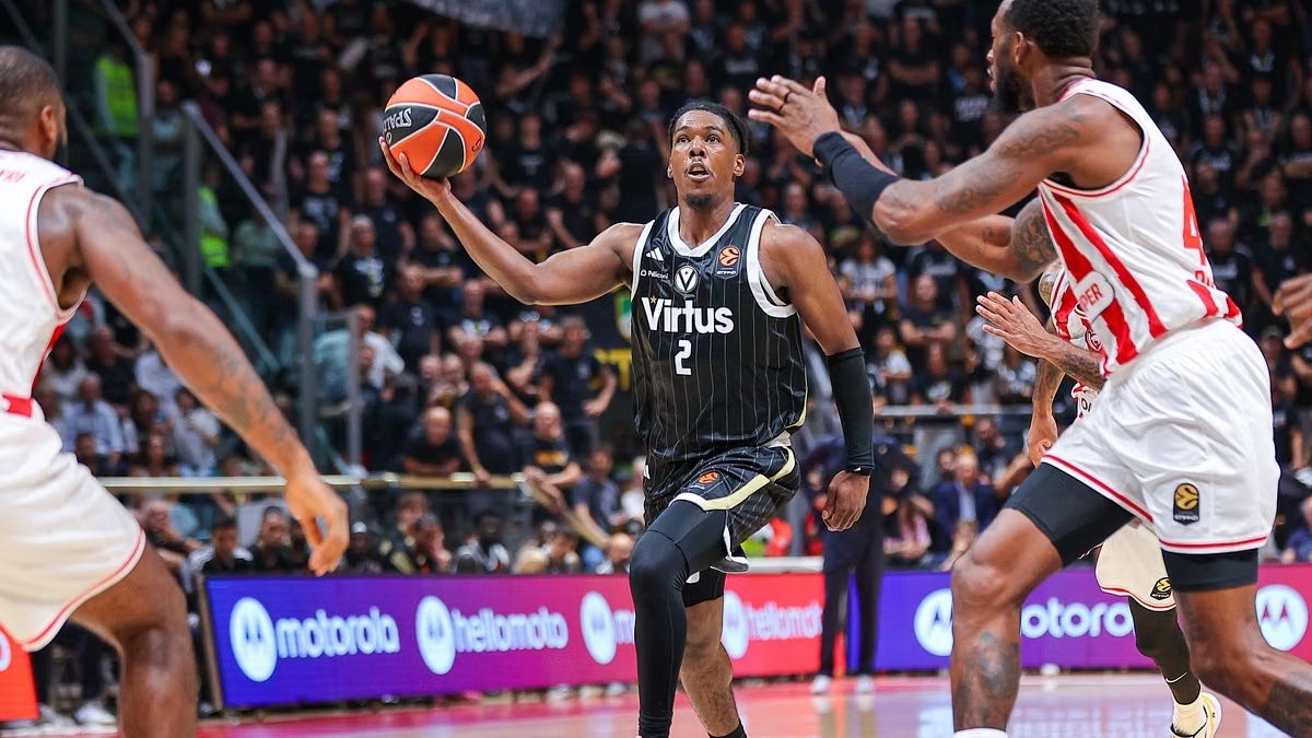 La Virtus tumba al Olympiacos (96-94) con un triple de Carr