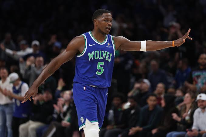 Golpe para los Timberwolves: Edwards, a quirófano