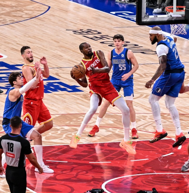 De Larrea debuta con los Mavericks: 3 de 3 en triples en Macao