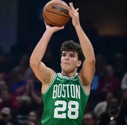 Hugo González brilla y los suplentes de Boston tumban a los Sixers (125-120)
