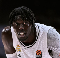 El Real Madrid estudia repescar a Ndiaye tras la lesión de Jantunen