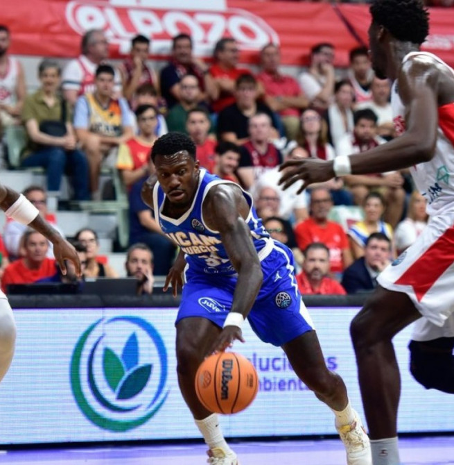 El UCAM Murcia arrolla al Varese en su estreno europeo (85-58)