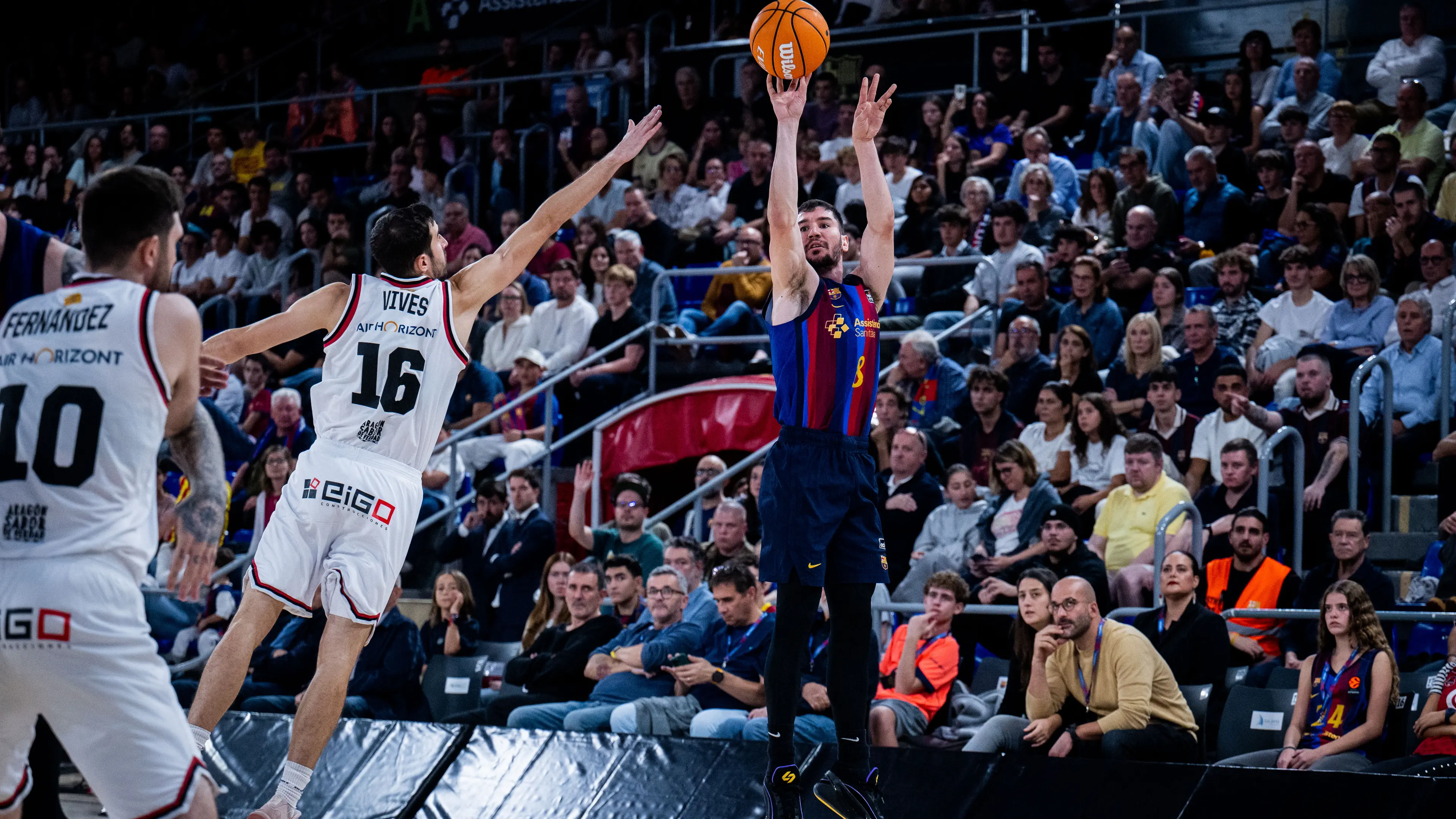 Juan Núñez lidera al Barça ante el Casademont Zaragoza (99-81)