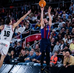 Juan Núñez lidera al Barça ante el Casademont Zaragoza (99-81)